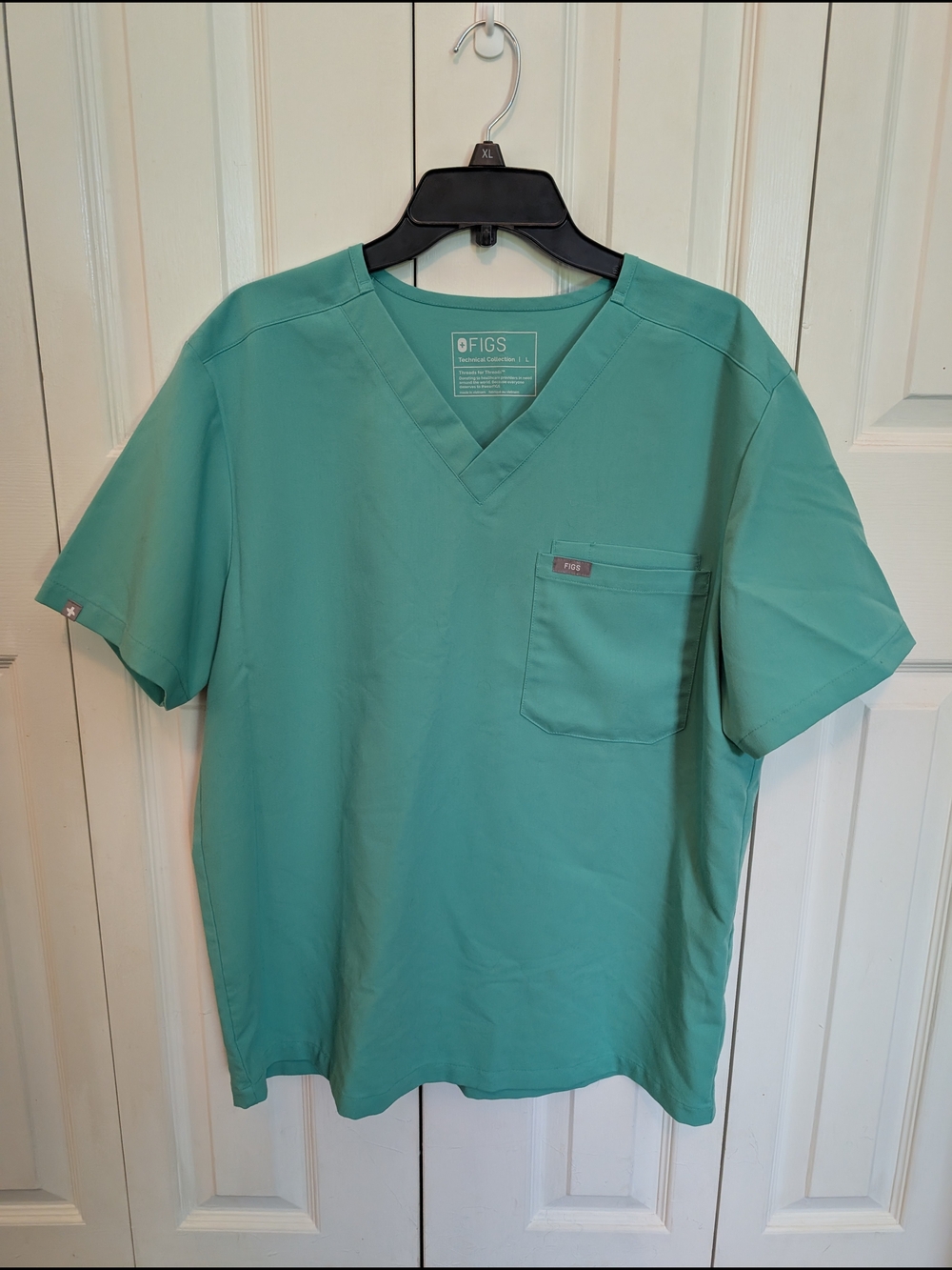 FIGS Men's Surgical Green V-Neck Medical Scrub Top
